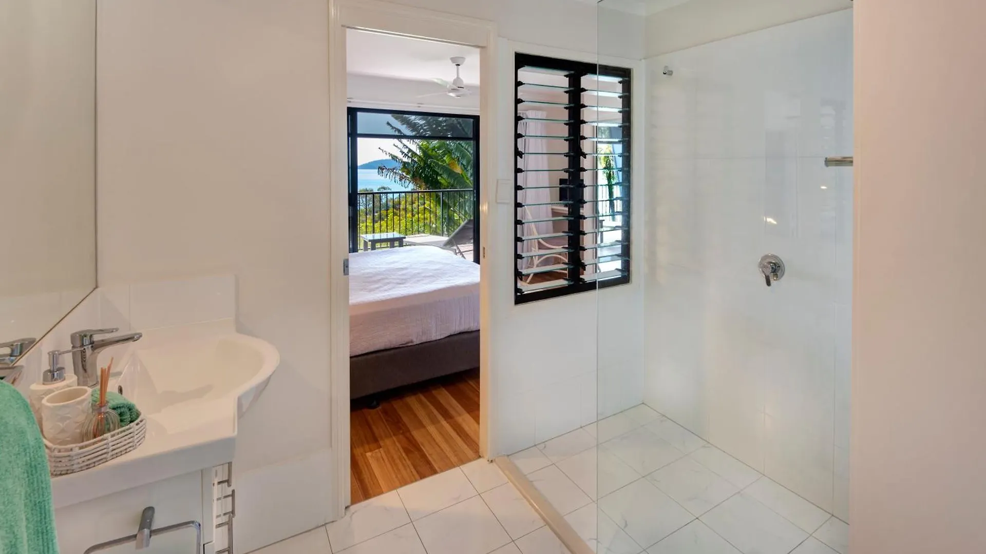 Panorama Apartments On Hamilton Island By Hiha