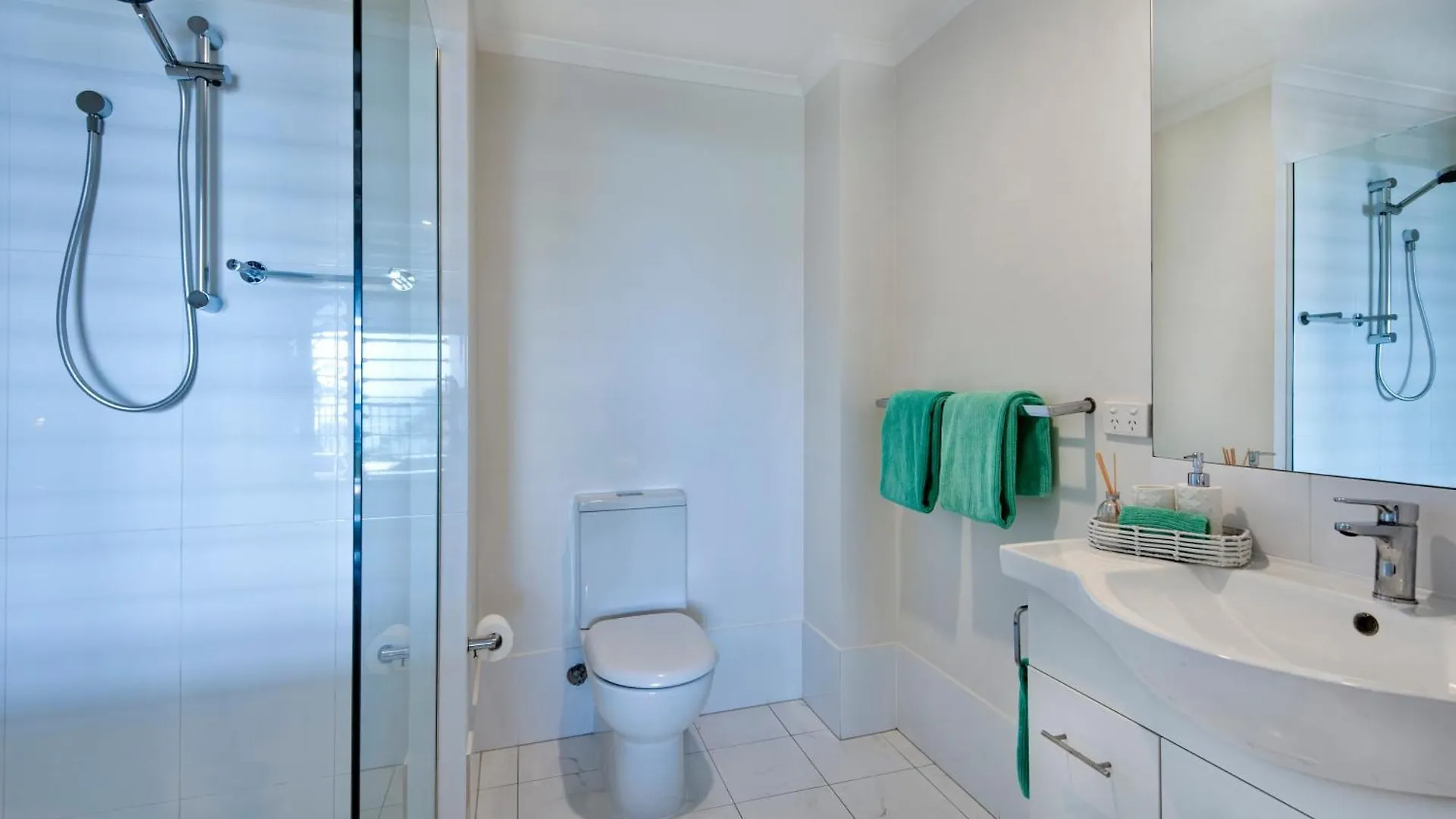 Panorama Apartments On Hamilton Island By Hiha